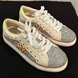 Unique Women’s Tennis Shoes